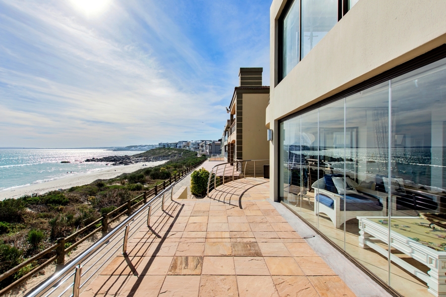 5 Bedroom Property for Sale in Calypso Beach Western Cape